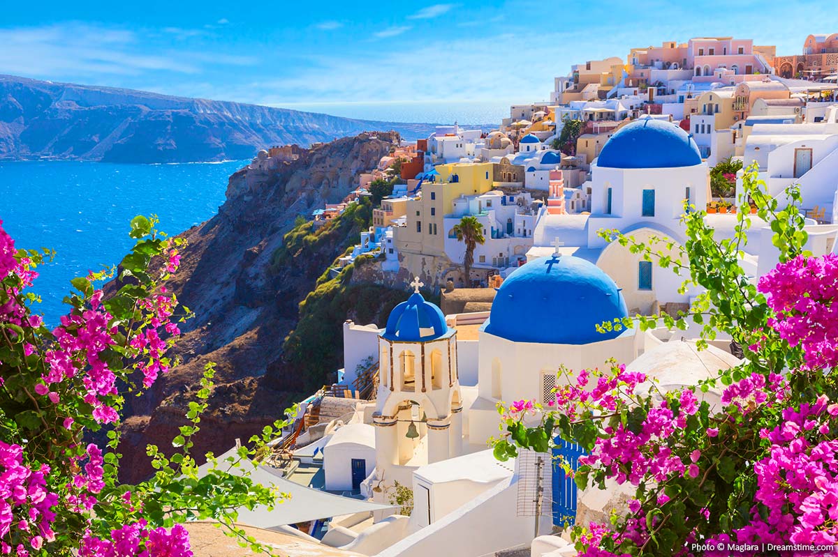 Unique-places-in-Greece-Santorini